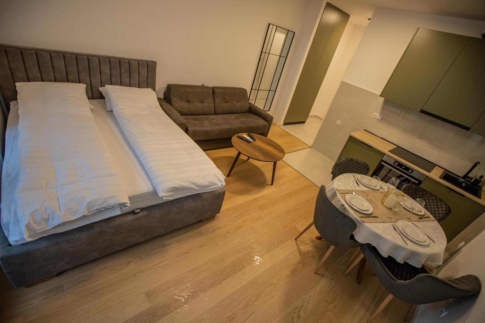Central Suite *